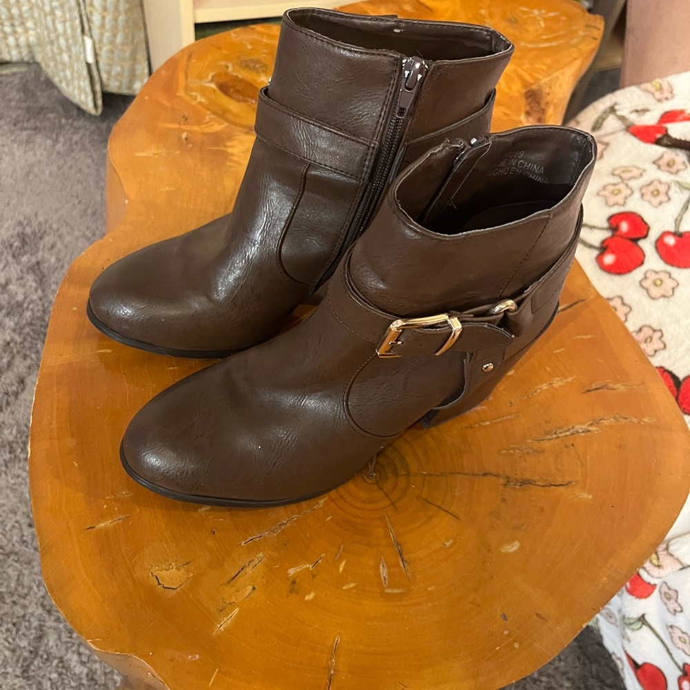 Forever 21 Brown Leather Ankle Boots (Size 7 - NWT!)